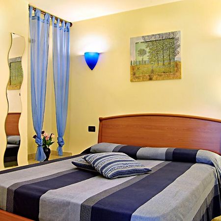Residenza Costarossa Apartment Imperia Exterior photo